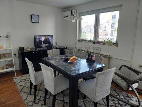Na prodaju duplex stan u kuci kod doma zdravlja