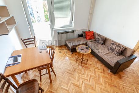 Izdaje se stan kod starog kliničkog centra, 54m2, cg