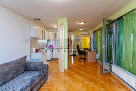 Dupleks, park Svetog Save, 151 m2