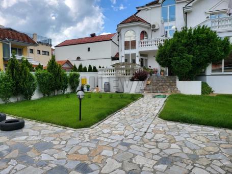Kuća u centru Ekstra zona, 314 m2