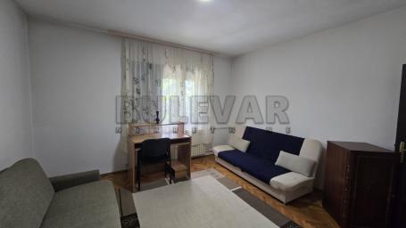 Izdaje se sprat kuće  kod Dif-a, 102m2, na prvom spratu