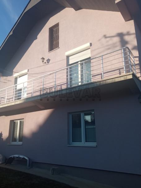 Kuća u Kragujevcu, osnova 94 m2, plac 4,27 ara