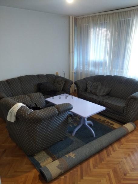 Na prodaju stan u centru Niša, 66m2
