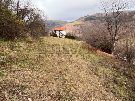 Atraktivan  plac  pored  puta, na  Kopaoniku, kod hotela  Junior,  336 m2