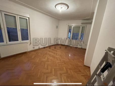 Izdaje se stan u pešačkoj zoni!