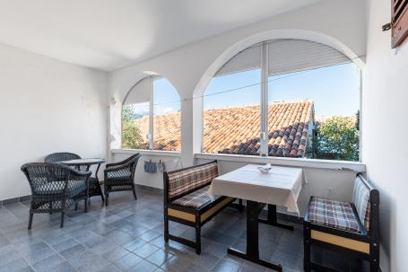 3-bedroom apartment, 90 m², with a partial sea view from the terrace