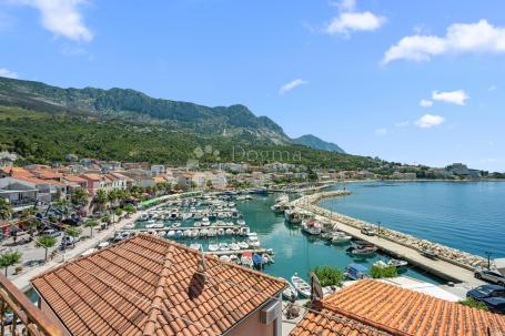 KUĆA PODGORA DRUGI RED DO MORA