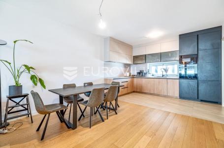 Zagreb, VMD Heinzelova, novogradnja, četverosoban stan 114 m², dva garažna parkirna mjesta