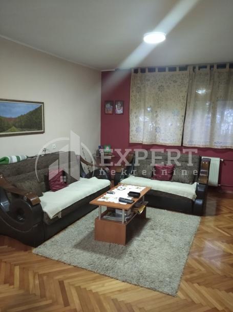 Kuća, 150 m2, na placu od 5 ari