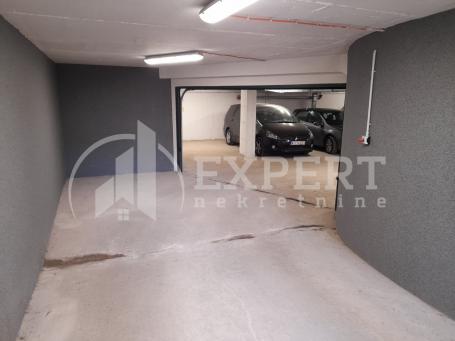 Izdaje se garažno mesto u podzemnoj garaži, Dragiše Cvetkovića 11m2