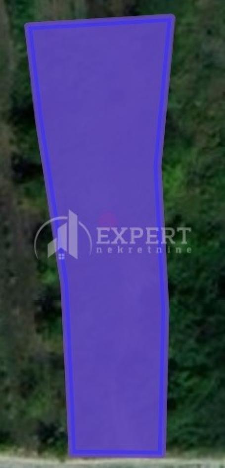 Na prodaju plac na Viniku 1411m2, 10m od asfaltnog puta