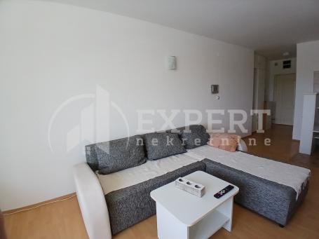 Izdaje se jednoiposoban stan u kompleksu Magdon, 42m2