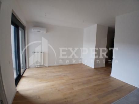 Izdaje se jednoiposoban stan kao poslovni ili stambeni prostor u kompleksu Novi Niš, 50m2
