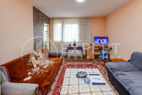 Troiposobni  stan  na  I  spratu, Park  Sv. Save, 78 m2
