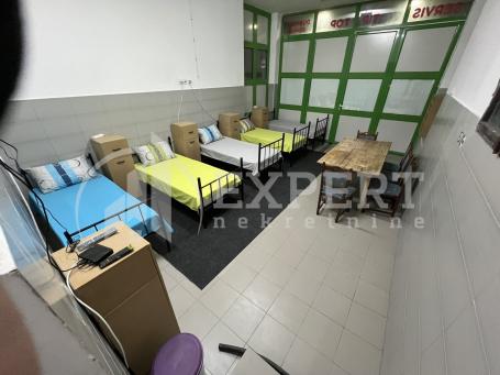 Izdaje se smeštaj za radnike, 50m2 može se izdati i kao poslovni prostor