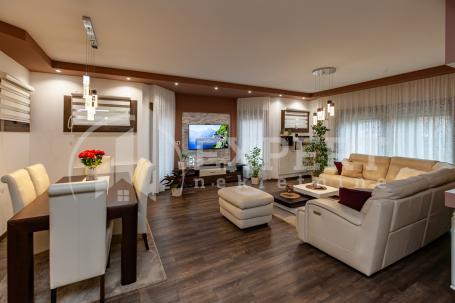 Lux  kuća, kompletno  opremljena, Nas. N. Tesla, 256 m2, plac  850 m2