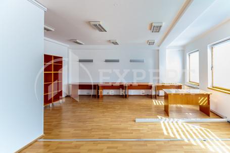Trosoban stan 78m2, centar, kod crkve Sv. Luka