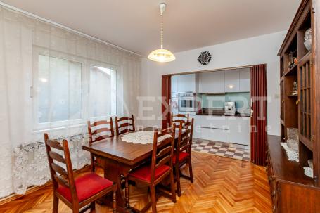 Na prodaju kuća na Ledenoj steni, 200m2