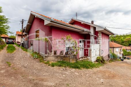 Fina porodična kuća , 240m2, iznad Amerikanca, Kovanlučka