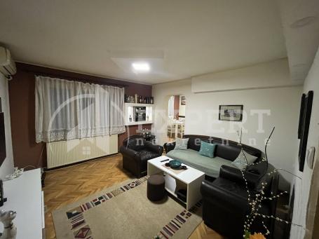 Stan u kući 122m2 sa lokalom 20m2 kod Doma zdravlja