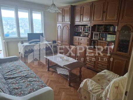 Izdaje se odličan stan kod Pravnog fakulteta, 66m2