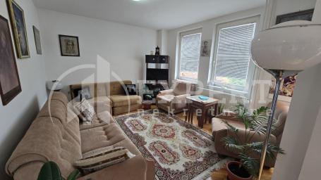 Izdaje se dvoiposoban stan na Paliluli, 58m2