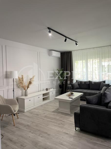 Izdaje se odličan četvorosoban stan u Durlanu, 120m2