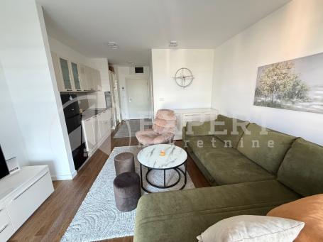 Lux garsonjera 33m2 na najatraktivnijoj lokaciji