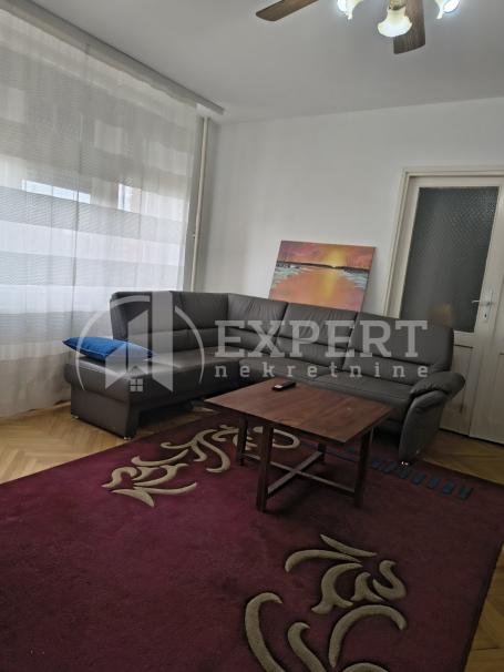 Izdaje se dvoiposoban stan u centru Niša, 88m2