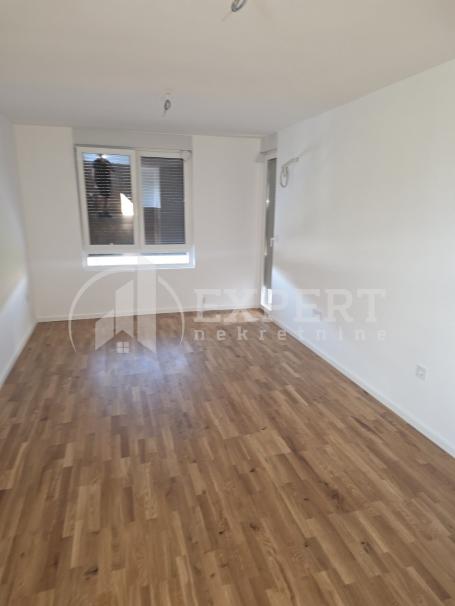 Jednoiposoban stan 47m2 na Panteleju