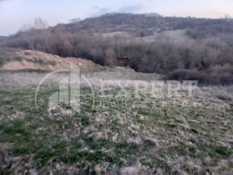 Na prodaju plac u Gabrovcu 27 ari gradsko gradjevinsko zemljiste