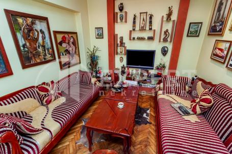Lux  stan 73m2, 1. sprat, strogi centar - kod Kalče + garsonjera 37m2