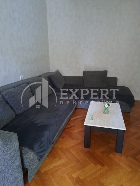 Izdaje se odličan stan u strogom centru Niša, 55m2
