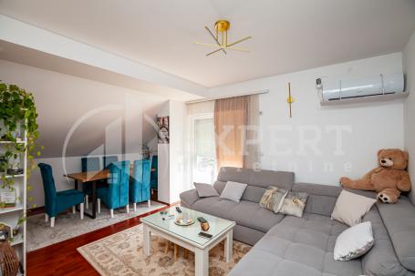 Na prodaju trosoban stan, uknjižene površine 73m2