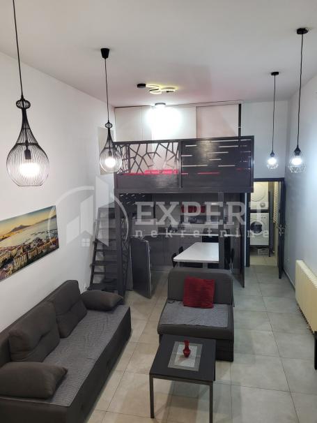 Izdaje se nameštena garsonjera sa galerijom, Koste Stamenkovića, 36m2 + galerija