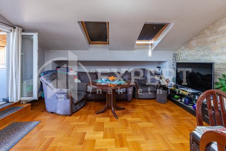 Prelep 3.0 stan, centar, 95m2