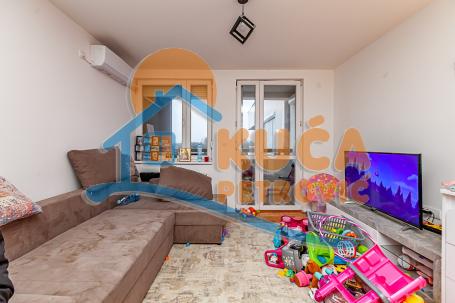 Na prodaju jednoiposoban stan, Duvanište, 43m2