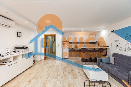 3.5. Centar, Kej, Lux stan 108m2