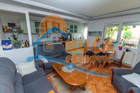 Odlična porodična kuća 360m2 sa pomoćnim objektom, plac 21.32 ari, Pasi Poljana