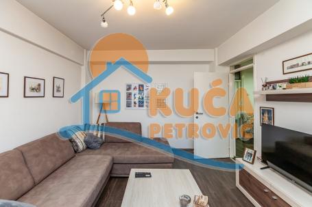 2.5 stan 80m2, Centar