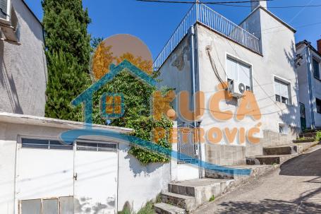 Odlična porodična kuća, 247m2, plac  3.13ara, kod kompleksa Novi Niš