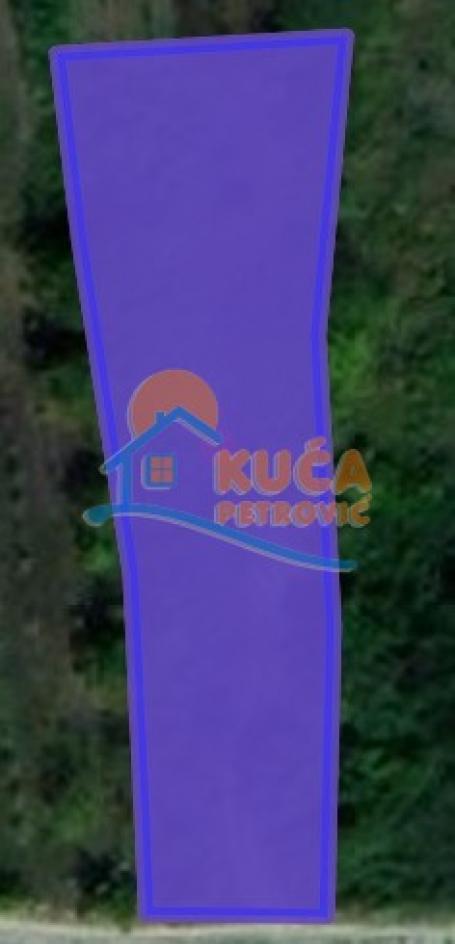 Na prodaju plac na Viniku 1411m2, 10m od asfaltnog puta