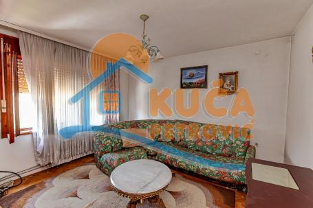 Dva stana u kući 180m2, Ratko Jović