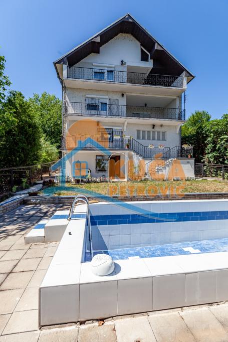 Izuzetna porodična vila na Mramorskom brdu – 500 m²