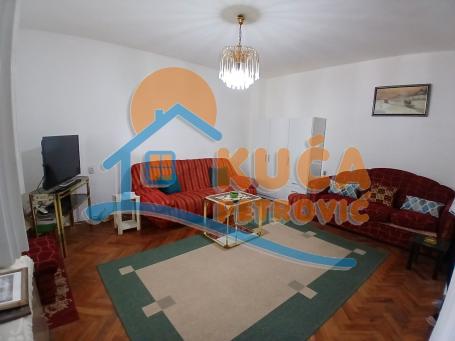 Izdaje se jednosoban stan u kući na Paliluli, 40m2