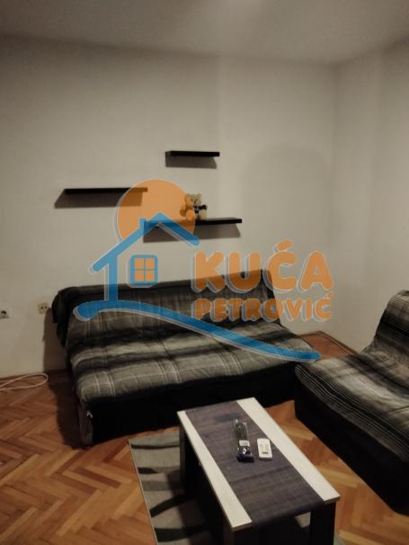 Izdaje se odličan, jednosoban stan u ulici Cara Uroša, 30m2