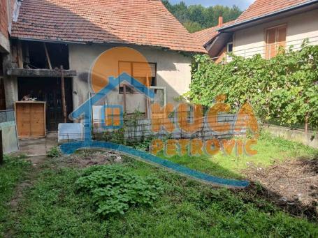 Porodična kuća 77m2, plac 245m2, Gadžin Han