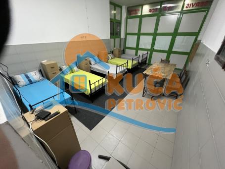 Izdaje se smeštaj za radnike, 50m2 može se izdati i kao poslovni prostor