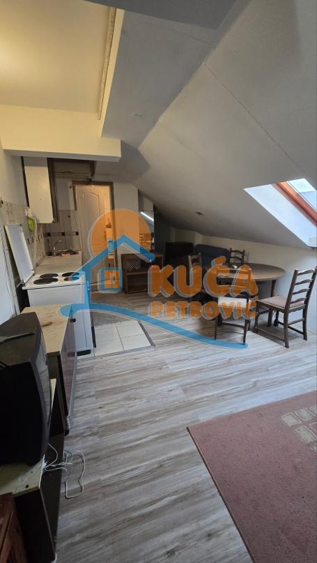 Izdaje se garsonjera kod Gradske bolnice, 30m2