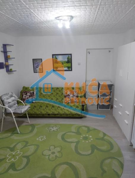 Izdaje se garsonjera u Duvaništu, 25m2!